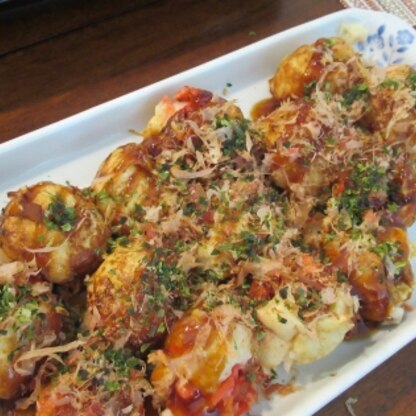 主人が、お昼にたこ焼きを焼いてくれました！
長芋入りで、中身がふわとろ～っとした食感に焼きあがりますね！
美味しくいただきました♪